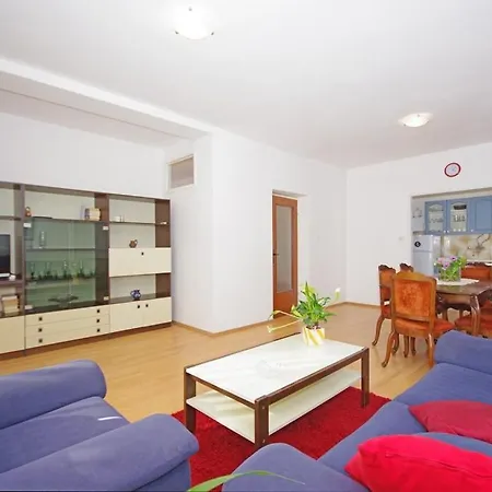 Apartment Marija Pirovac