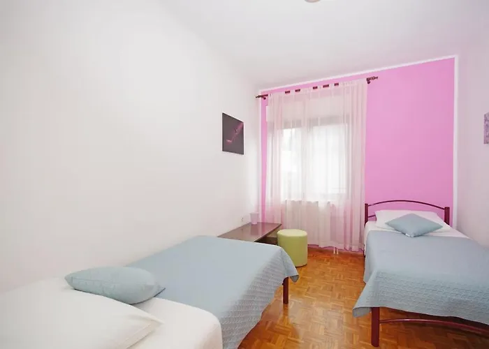 アパート Marija ピロヴァッツ